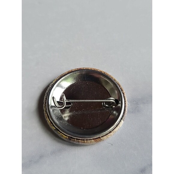 Bilbo Hobbitt Collectible Button - Picture 10 of 10